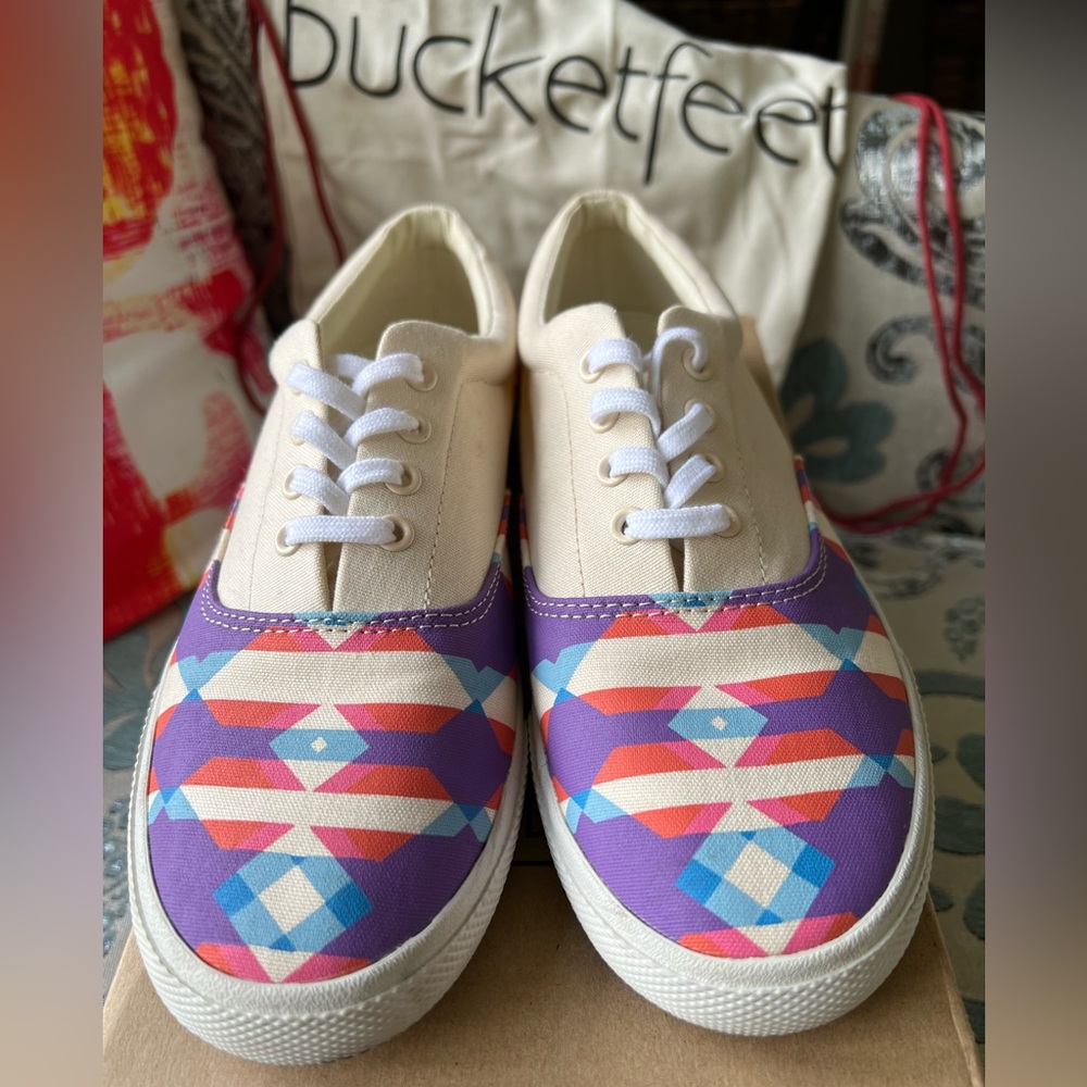 WOMENS BUCKETFEET ROADTRIP CANVAS SHOES SNEAKERS SZ 7 IN BOX Artist Monasita